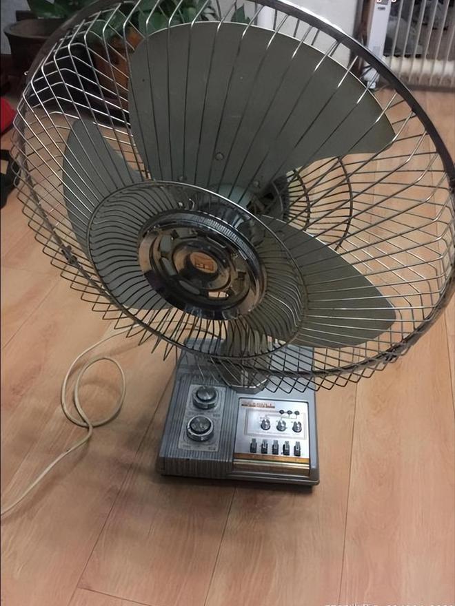 器品牌 1燕舞收录机 2万燕 VCDj9九游会登录中国已消失的十个家用电(图5)